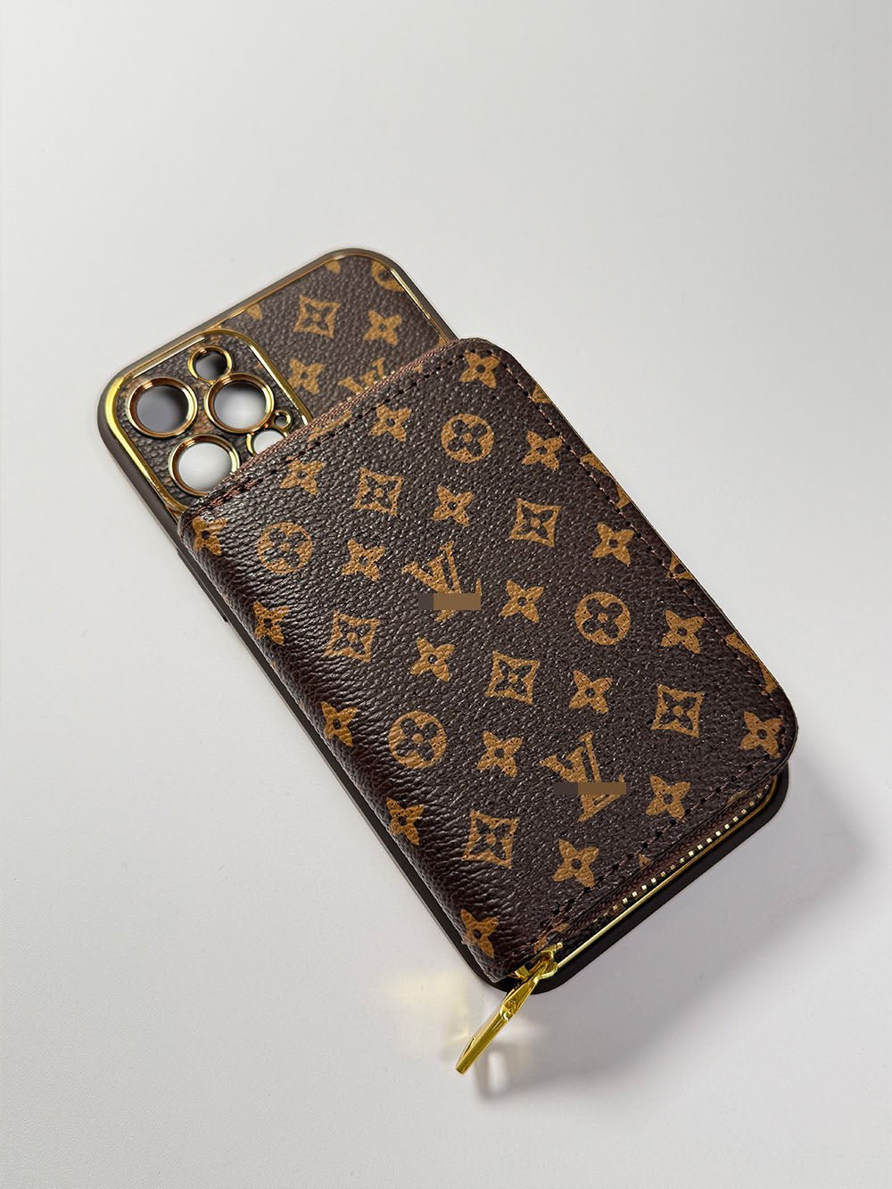 Brown iPhone case 2004 | Accordion card holder (subject to the video) - The Luxe Case