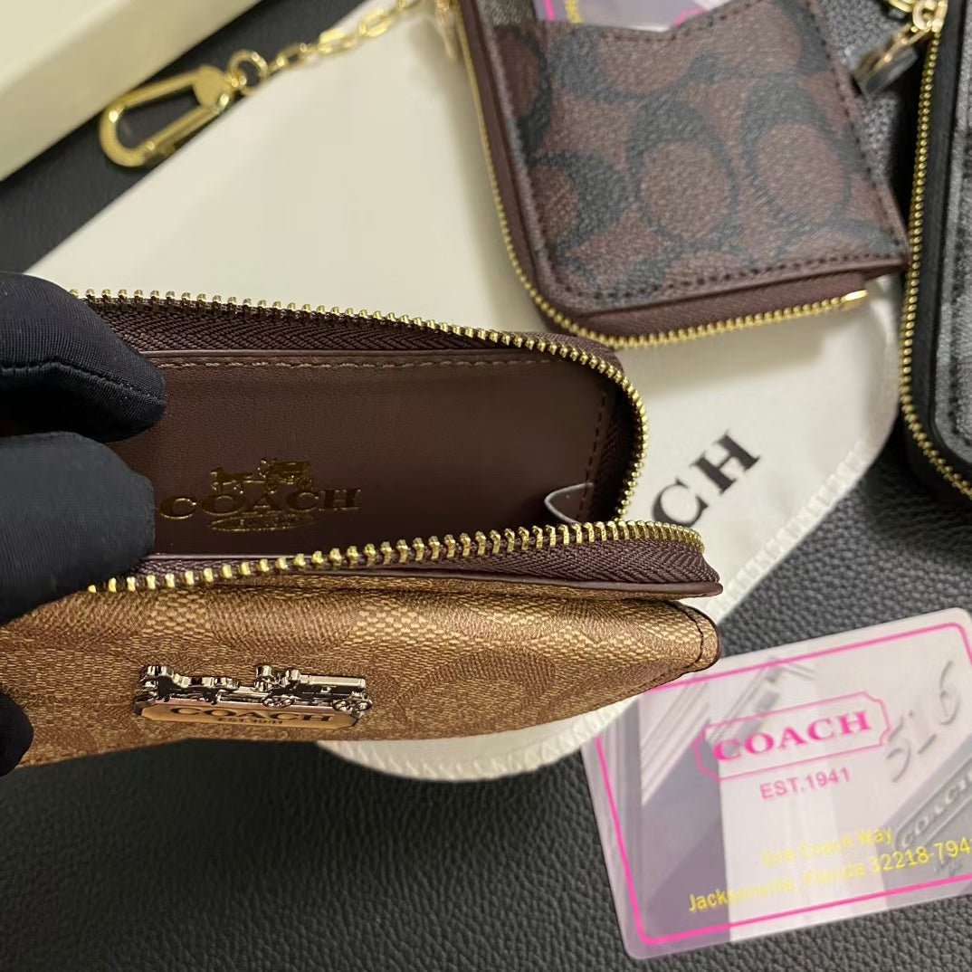 Chic CO Timeless Classic Card Holder Wallet with Slim Design - The Luxe Case