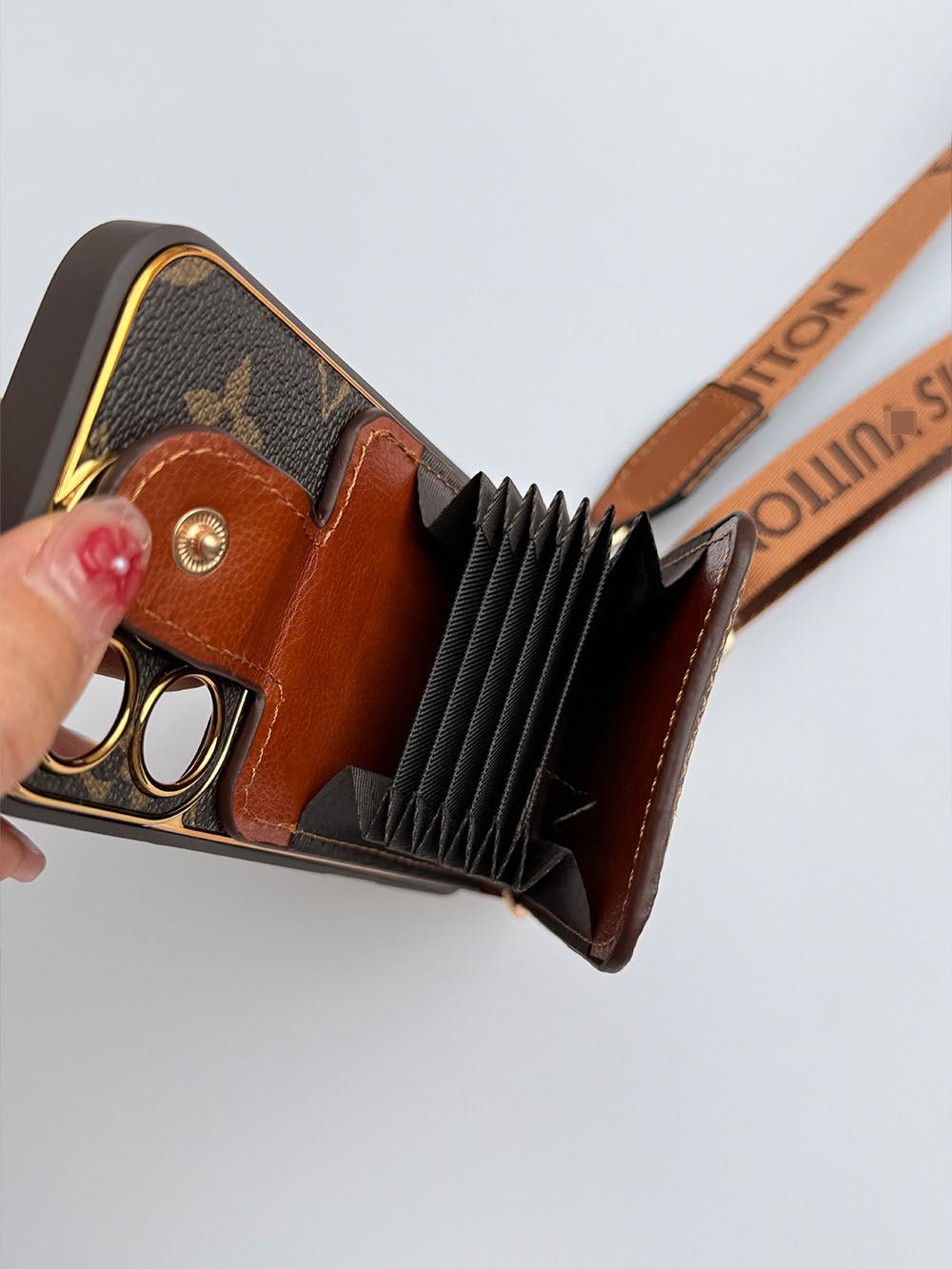 L series Phone case 1010 | Accordion card holder (subject to the video) - The Luxe Case