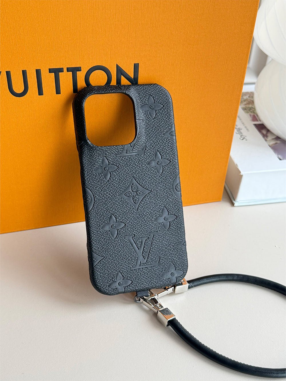 L series Phone case 1016 | without card holder (subject to the video) - The Luxe Case